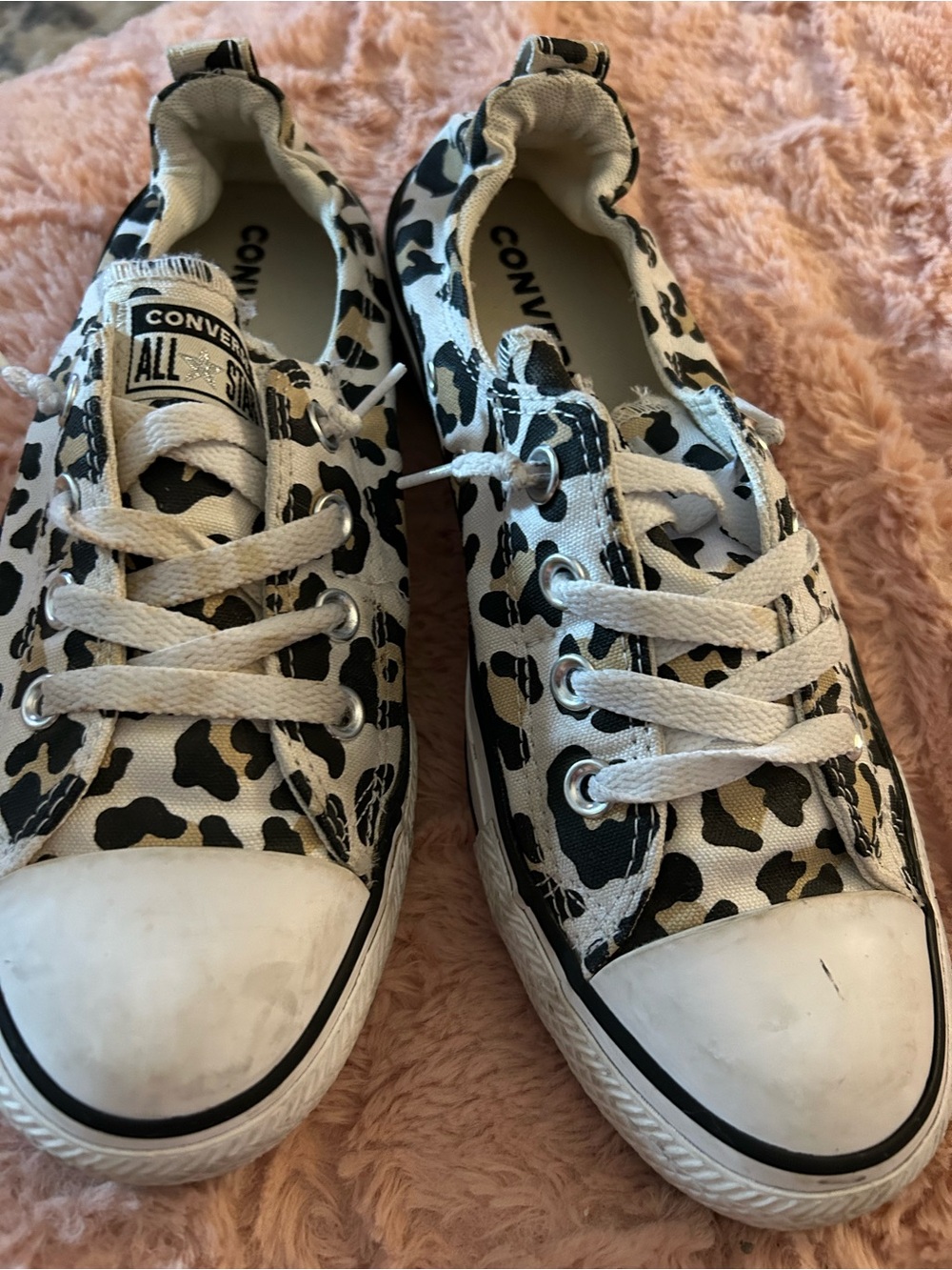 Converse Low Top Canvas Sneakers in Leopard Print EXCELLENT CONDITION - Picture 3 of 13